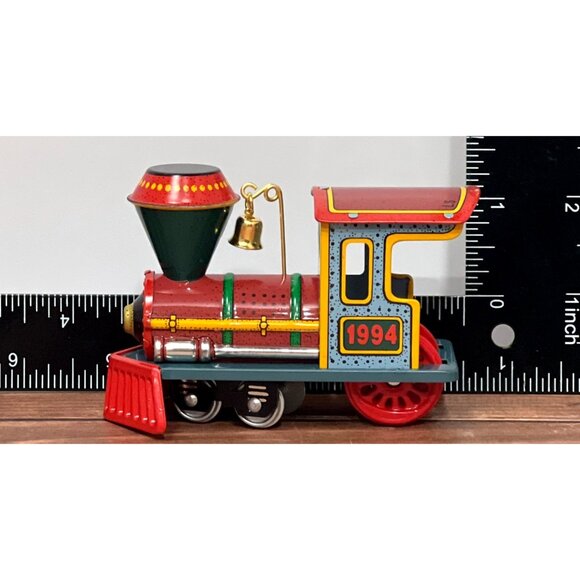 1994 HALLMARK KEEPSAKE ORNAMENT QX531-6 YULETIDE CENTRAL TRAIN TIN - Picture 5 of 10